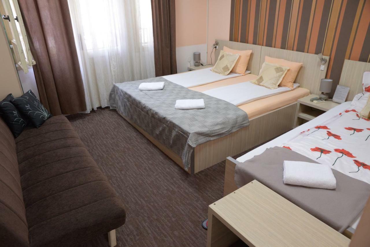 Guest House Golden Coin Nis Exterior photo